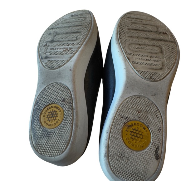 FitFlop Black Leather SupercomFF Comfort Loafer Mules Slip On Women’s 8.5 GUC! - Picture 8 of 11